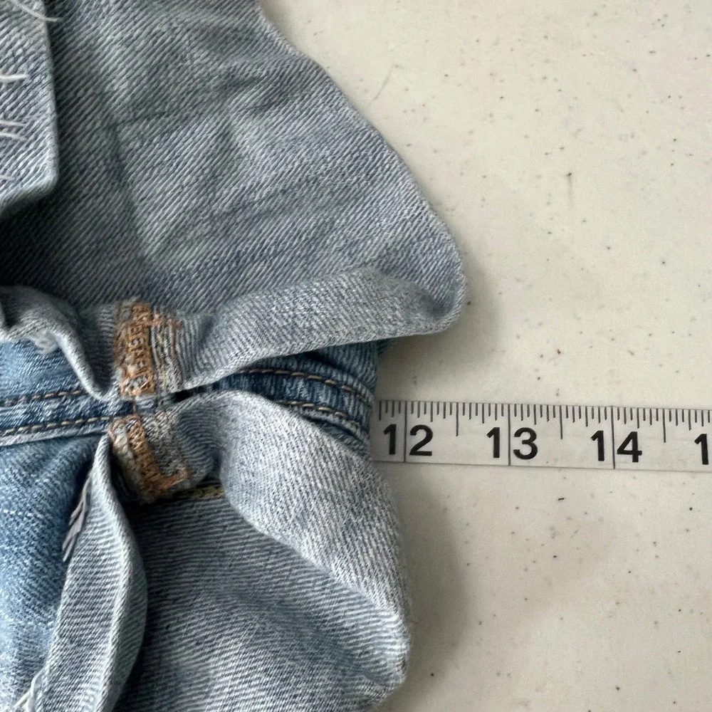 Hollister Womens Distressed Low Rise Denim Shorts Light Wash Blue Size 5 W27